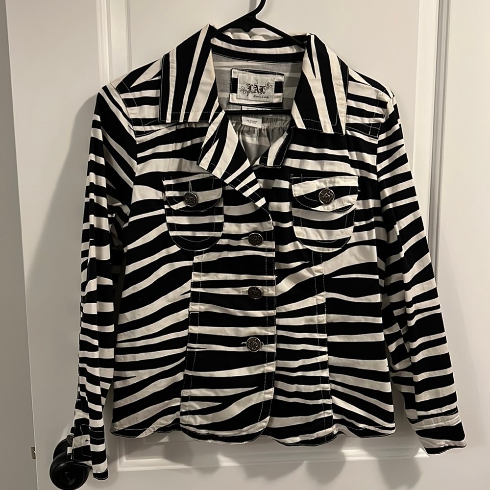 Excellent petite medium button up zebra jacket!